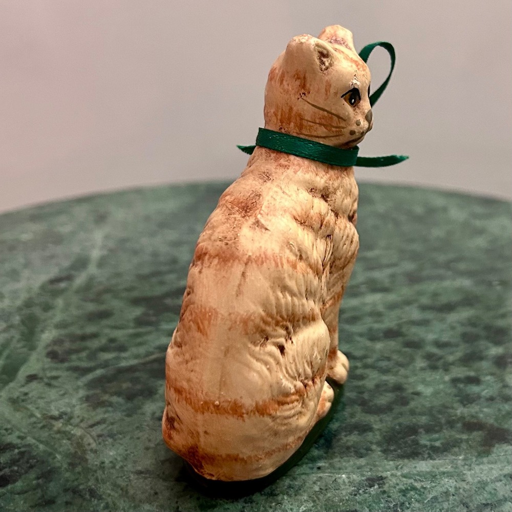 Vintage Style Orange Tabby Cat Figurine 3" Hand Painted with Green Ribbon Bow - Picture 3 of 7